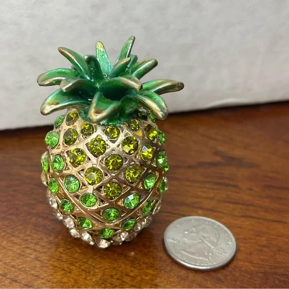 Hawaiian Pineapple Trinket Box Rhinestone Enameled Magnetic Closure Green - Picture 6 of 11